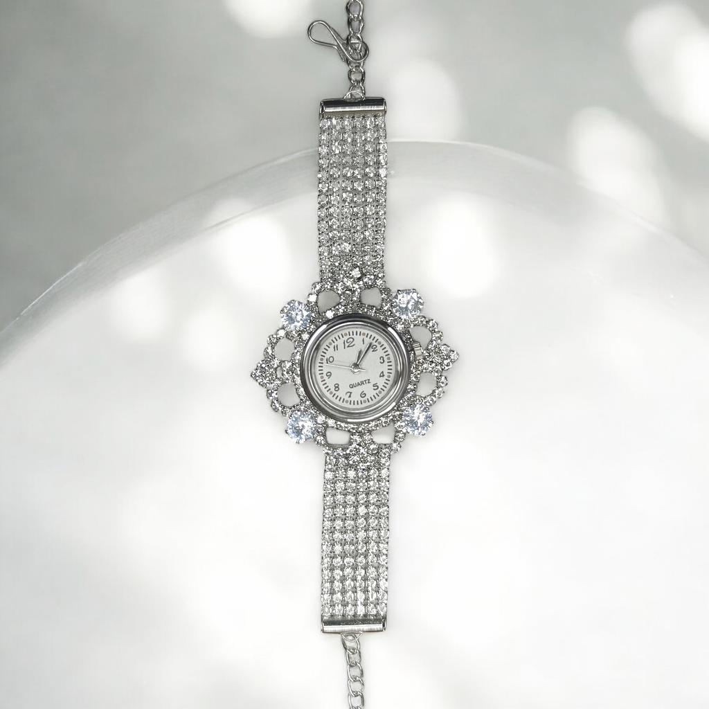 Stylish Analog Watch for Women Elegant Round Dial with Metal Strap